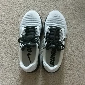 Nike running shoes zoom structure